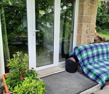Saint-Laurent-les-Tours Casa | Les coteaux de Planèze, chambre pour 2, 3 ou famille nombreuse 2 adultes 5 enfants et jeunes