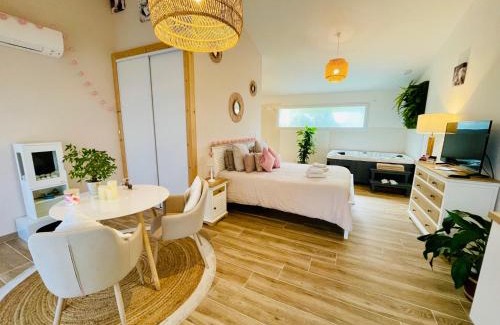 Uchaux Villa | Les Jardins du Castelas - Domaine et Spas