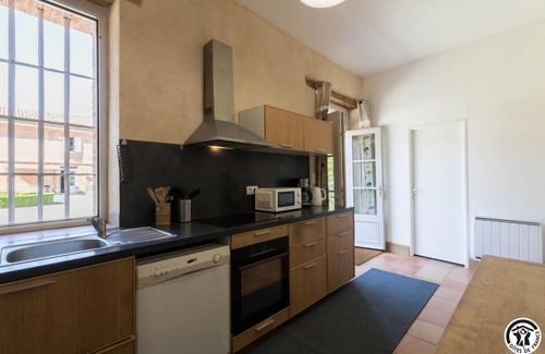 Dremil-Lafage Otro | Les Loriots and La Muguette