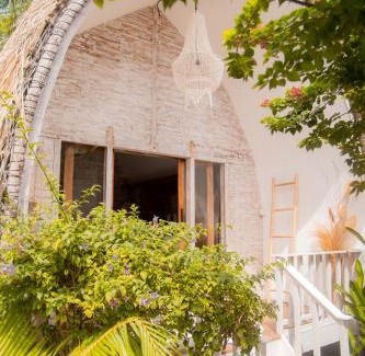 Gili Air Hotel | Les Vagues - Hotel Villa & Beach Club - Gili Air