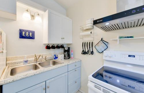 Laurel Apartamento | Less Than 1 Mi to Nokomis Beach Tranquil Couples Retreat