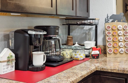 Sevierville Cabaña | Less than 3 miles to Dollywood swimming pool hot tub tiki bar game room and more