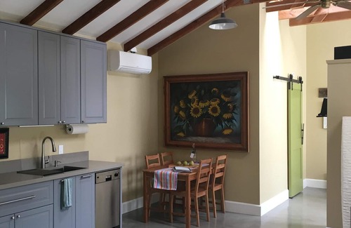 Sebastopol Casa | ¡Deja que pase el sol!