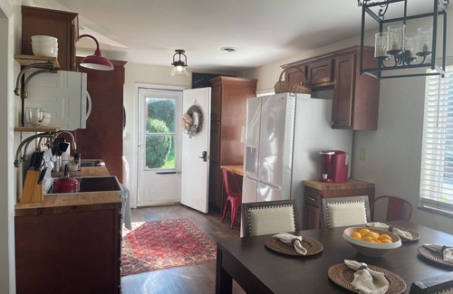 Lewisburg Casa | Lewisburg’s Southern Bell, a charming bungalow with a Southern feel!