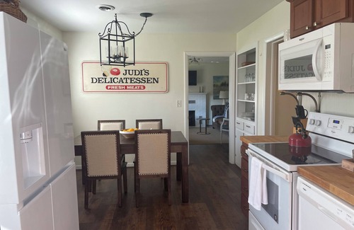 Lewisburg Casa | Lewisburg’s Southern Bell, a charming bungalow with a Southern feel!