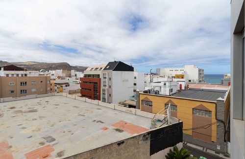 Las Palmas de Gran Canaria Chalet De Esquí | Leyre Mar Canteras by Canariasgetaway