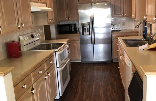 Bull Shoals Casa | Life is short, make it sweet by the lake - Lakehouse that Sleeps 11 w/ Lakeview