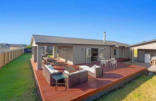 Waiotahi Casa | Lifes a Beach at Waiotahe Beach Estate