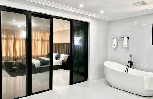 Monrovia Hotel | Lifestyle luxury hotel & Residence