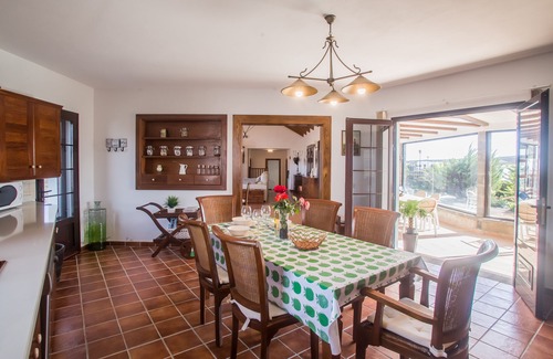 Masdache Casa | Casa luminosa y espaciosa en la región de viñedos, justo en el medio de la isla