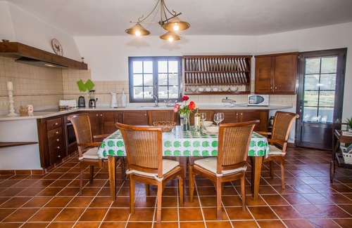 Masdache Casa | Casa luminosa y espaciosa en la región de viñedos, justo en el medio de la isla