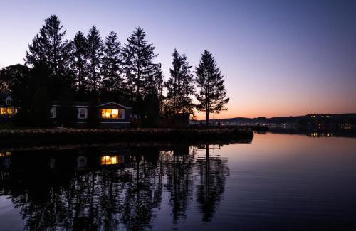 Conquerall Bank Hotel | Lighthouse Motel and Cottages