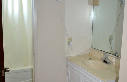 Walkerton Hotel | Lighthouse Motel