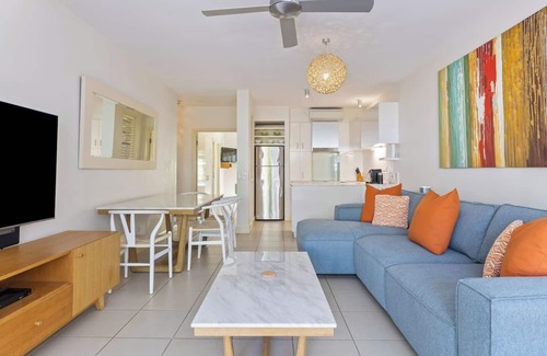 Palm Cove Complejo | Lilac Suite Chic Resort Living at The Beach Club