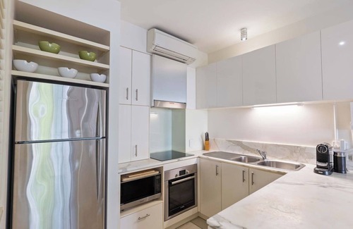 Palm Cove Complejo | Lilac Suite Chic Resort Living at The Beach Club
