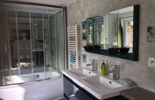 Gesvres Cama Y Desayuno | LILIUM SAUVAGERE room