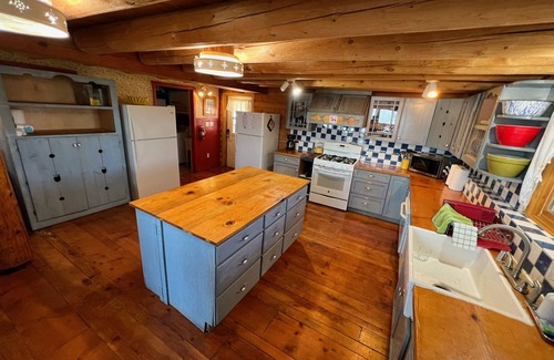 Groveland Cabina | Disfrutar de un agradable superior de la montaña Lodge, con vistas a las montañas y picos de Yosemite