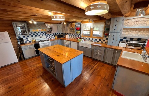 Groveland Cabina | Disfrutar de un agradable superior de la montaña Lodge, con vistas a las montañas y picos de Yosemite