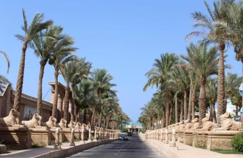 Village Road Hotel | Lillyland Mirage Bay & Aqua Park Hotel