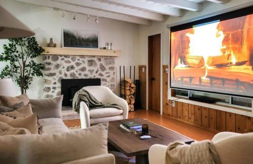 Idyllwild Casa | Lily Rock Cottage by Roav Retreats