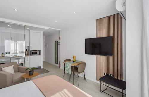 Barrio de La Latina Apartamento | Limehome Madrid Calle de la Paloma