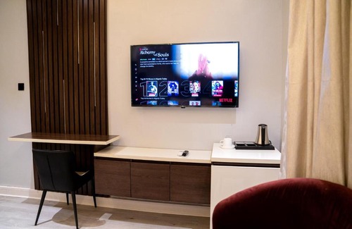 Lekki Phase 1 Hotel | Limewood Villa