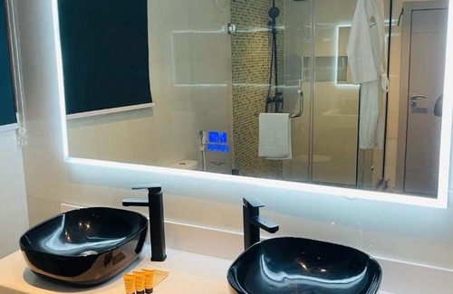 Lekki Phase 1 Hotel | Limewood Villa
