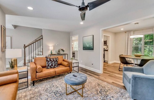 Kennesaw Casa | Lindley Lane 2145 · 4BR Fenced Yd Next to Creek/Nature Trail (2145L)