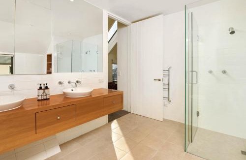 Lower Shotover Villa | Lindmore Retreat & Spa - Luxury Family Home - Queenstown