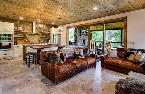 Pittman Center Cabina | Lindsey Creek Hideaway