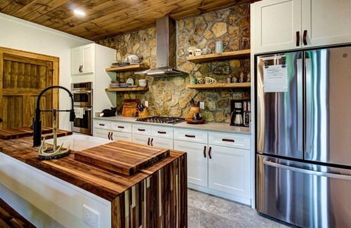 Pittman Center Cabina | Lindsey Creek Hideaway