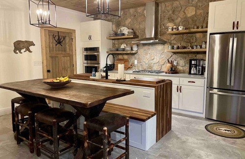 Pittman Center Cabina | Lindsey Creek Hideaway