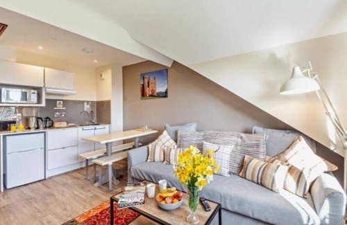 Criccieth Hotel | Lion Hotel and Studio Apartments