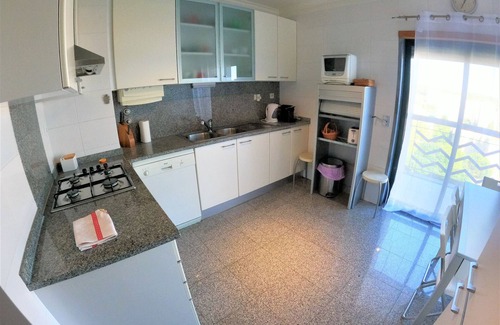 Alges Apartamento | Lisbon, 2-bedroom apartment with balcony in Algés