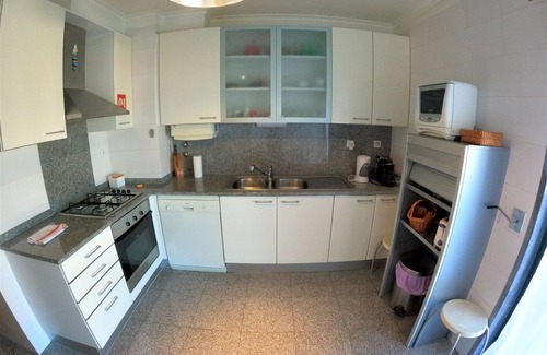 Alges Apartamento | Lisbon, 2-bedroom apartment with balcony in Algés