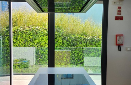 Linda-a-Velha Villa | Lisbon 3 floor 3 bedroom Villa, unique Sea View, Infinity Pool, Terrace, and Gym