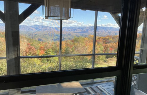 Tallassee Cabina | Little Blue Cabin in the Great Smoky Mountains
