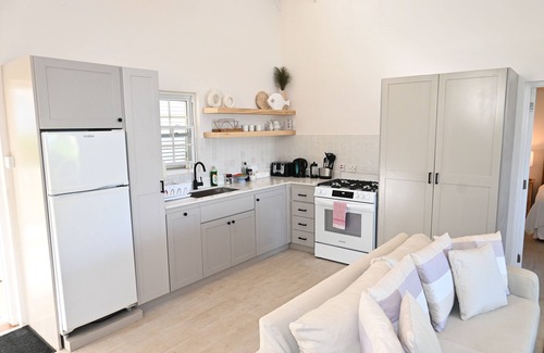 Clinketts Hotel | Little Good Harbour