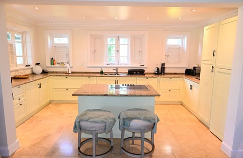Clinketts Hotel | Little Good Harbour