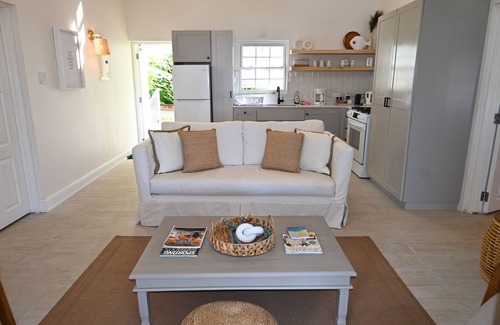 Clinketts Hotel | Little Good Harbour