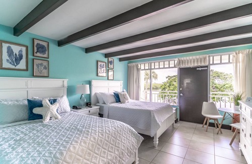 Ruskin Hotel | Little Harbor Gem | Water Views, Pet-Friendly & Close to Dining