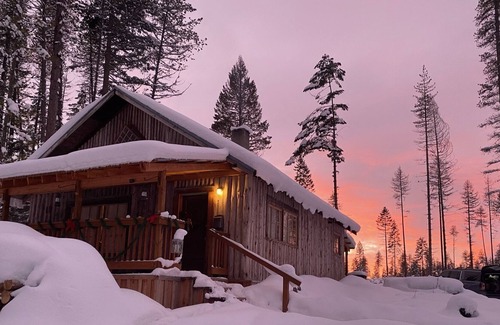 Harvard Cabina | Little House In The Big Woods!