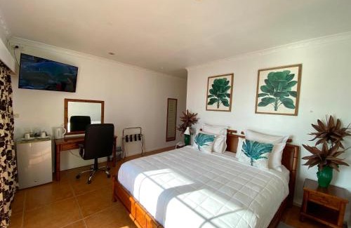 Nuku'alofa Hotel | Little Italy Hotel