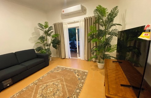 Nuku'alofa Hotel | Little Italy Hotel