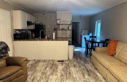 Woodville Casa | LITTLE MONTANA is a secluded little space close to beautiful Lake Mary