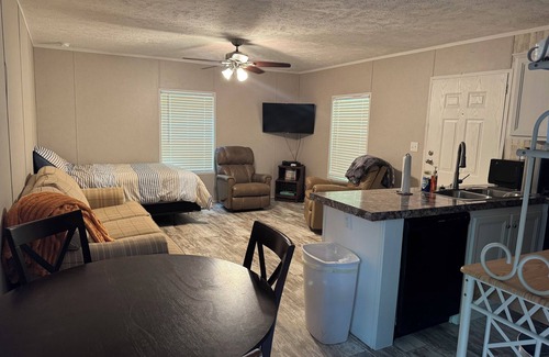 Woodville Casa | LITTLE MONTANA is a secluded little space close to beautiful Lake Mary