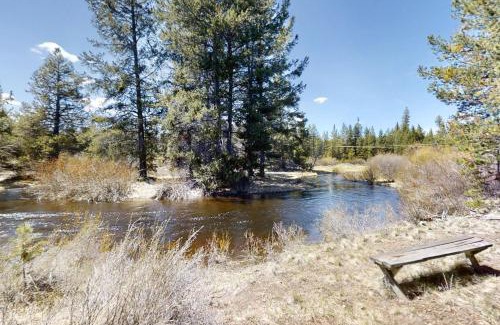 Crescent Casa | Little Pine Cabin at Big Pine Retreat