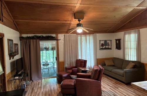 Morrilton Casa | Little Piney Cabin
