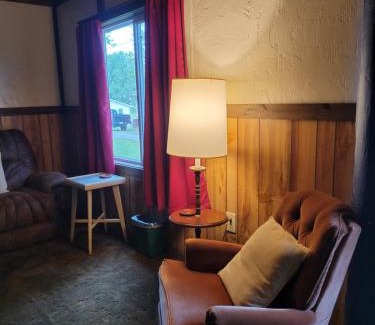 Leon Hotel | Little River Inn Motel