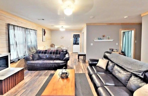 Tamassee Casa | Little River Retreat